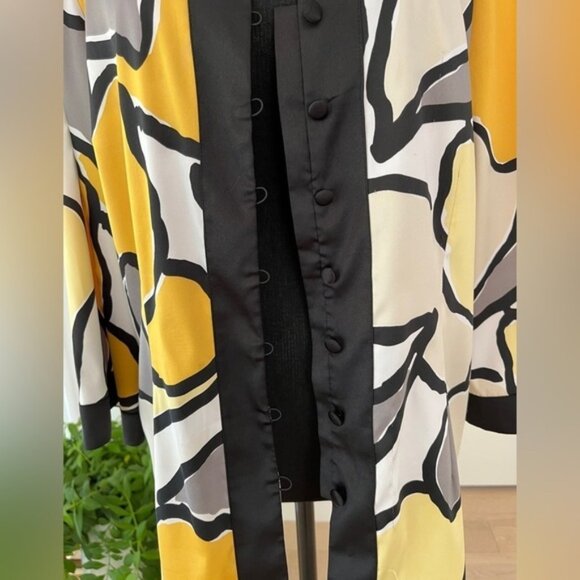 STYLE & CO Flowy Button Front Blouse Yellow Cream Black 3/4 Bell Sleeve Abstract - Picture 5 of 12